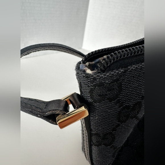 Auth GUCCI GG Canvas Pouch Purse Hand Bag Black Canvas - Picture 11 of 16